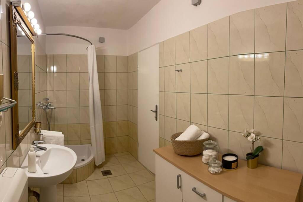 Seaview Pool Apartment-Lumiere, Island Hvar-Gdinj Eksteriør billede