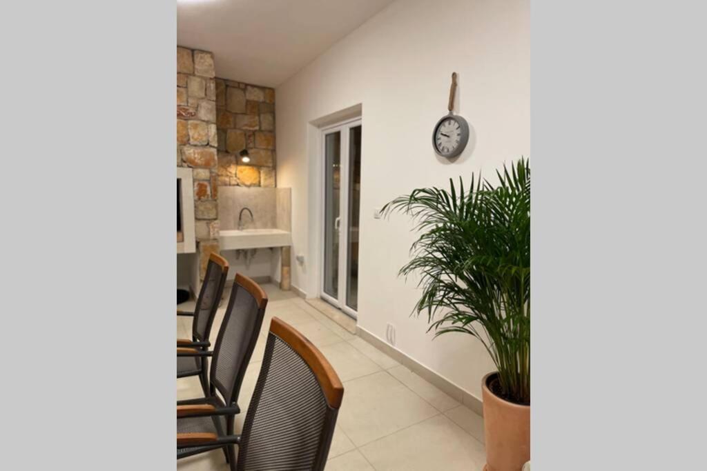 Seaview Pool Apartment-Lumiere, Island Hvar-Gdinj Eksteriør billede