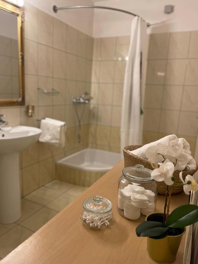 Seaview Pool Apartment-Lumiere, Island Hvar-Gdinj Eksteriør billede