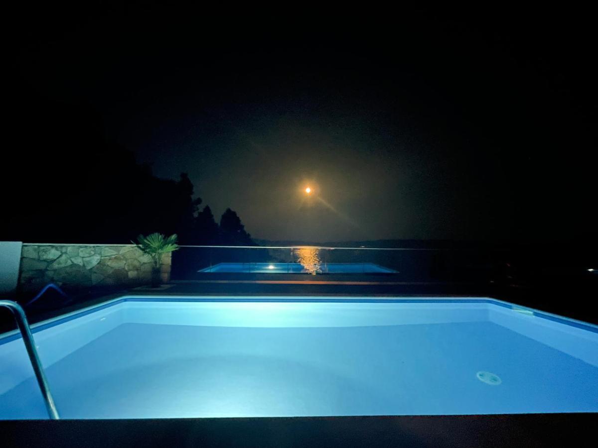 Seaview Pool Apartment-Lumiere, Island Hvar-Gdinj Eksteriør billede