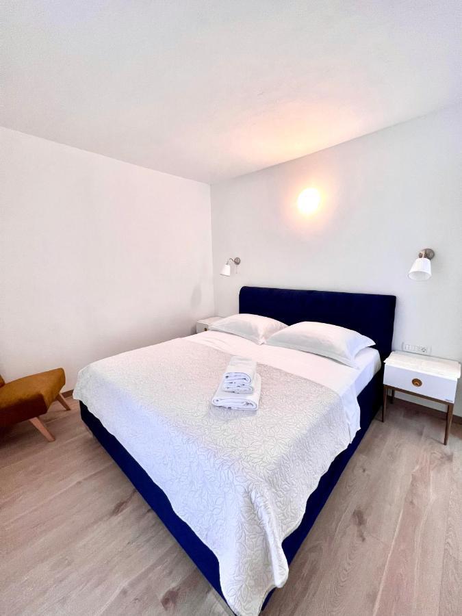 Seaview Pool Apartment-Lumiere, Island Hvar-Gdinj Eksteriør billede