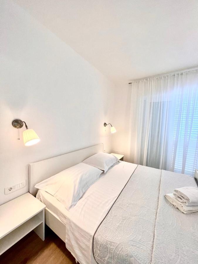 Seaview Pool Apartment-Lumiere, Island Hvar-Gdinj Eksteriør billede